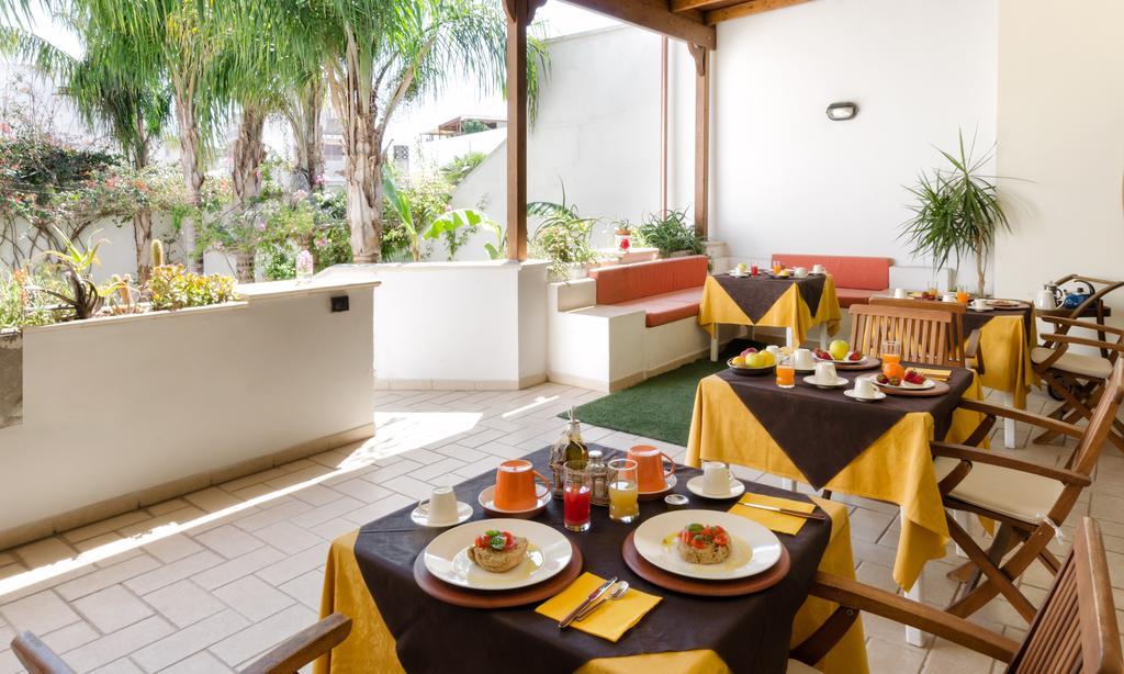 B&B L'Antica Rimessa レッチェ エクステリア 写真